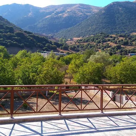 Ariadni Apartment *