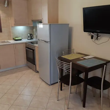 Ariadni Apartment *