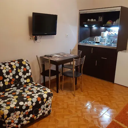 Ariadni Apartment *