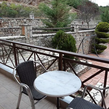 Ariadni Apartment *